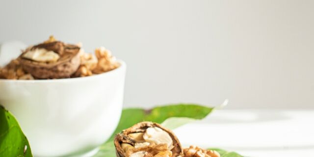 Walnuts Help Prevent Cataracts, Macular Degeneration